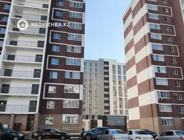 1-комнатная квартира, этаж 12 из 12, 53 м²