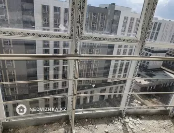1-комнатная квартира, этаж 12 из 12, 53 м²