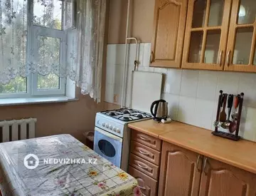 1-комнатная квартира, этаж 3 из 5, 38 м²