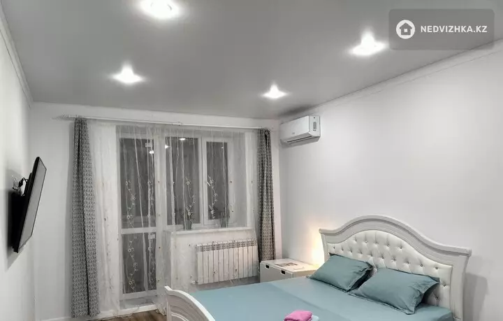 1-комнатная квартира, этаж 1 из 5, 50 м², Посуточно, фотография 2