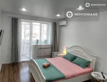 1-комнатная квартира, этаж 1 из 5, 50 м², Посуточно, миниатюра 6