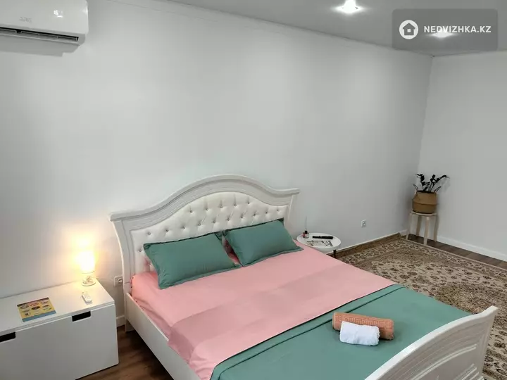 1-комнатная квартира, этаж 1 из 5, 50 м², Посуточно, фотография 5