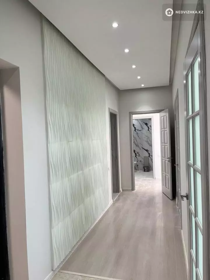 2-комнатная квартира, этаж 13 из 16, 72 м², фотография 2