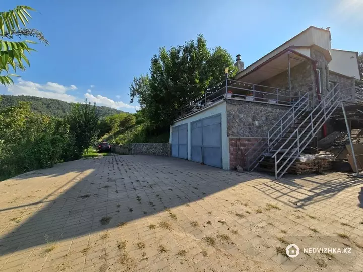 5-комнатный дом, 47 соток, 209 м², фотография 3