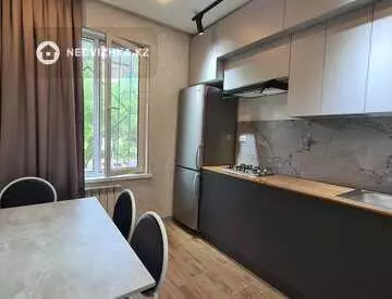 2-комнатная квартира, этаж 1 из 4, 45 м², Посуточно, миниатюра 3
