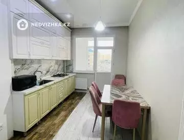2-комнатная квартира, этаж 3 из 9, 85 м², Посуточно, миниатюра 9