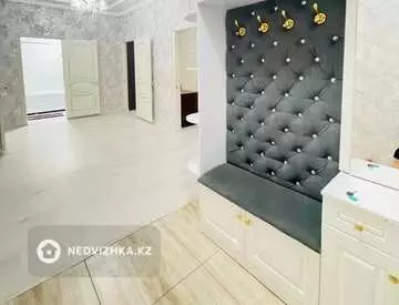 2-комнатная квартира, этаж 2 из 9, 100 м², Посуточно, миниатюра 8