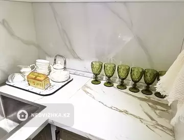 2-комнатная квартира, этаж 9 из 12, 60 м², Посуточно, миниатюра 10