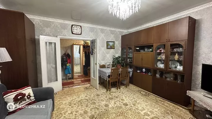 4-комнатная квартира, этаж 2 из 9, 80 м²