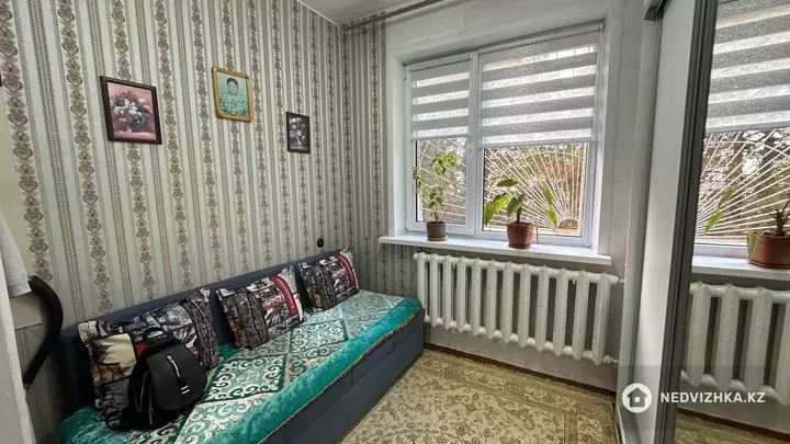 4-комнатная квартира, этаж 2 из 9, 80 м², фотография 3