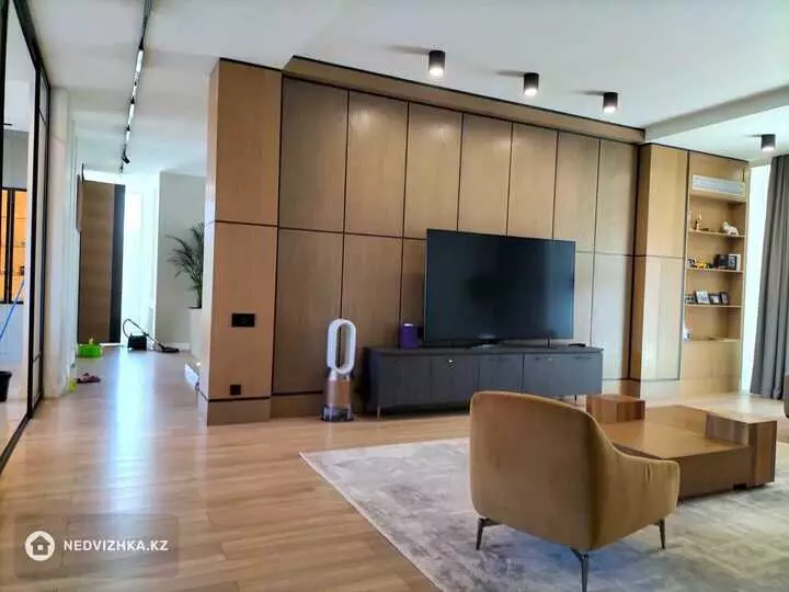 7-комнатный дом, 15 соток, 800 м², фотография 3