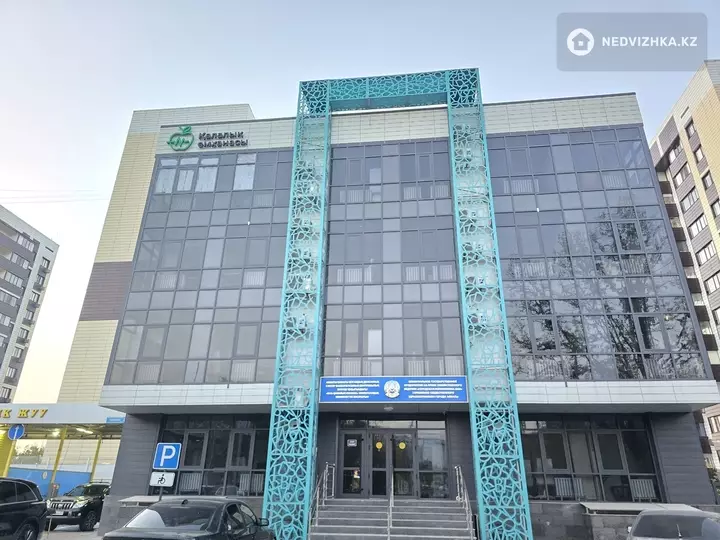 2-комнатная квартира, этаж 11 из 13, 56 м², фотография 2