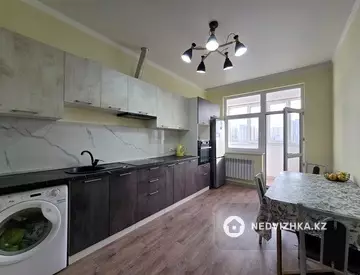 2-комнатная квартира, этаж 7 из 17, 67 м², миниатюра 1