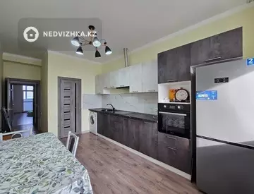 2-комнатная квартира, этаж 7 из 17, 67 м², миниатюра 2