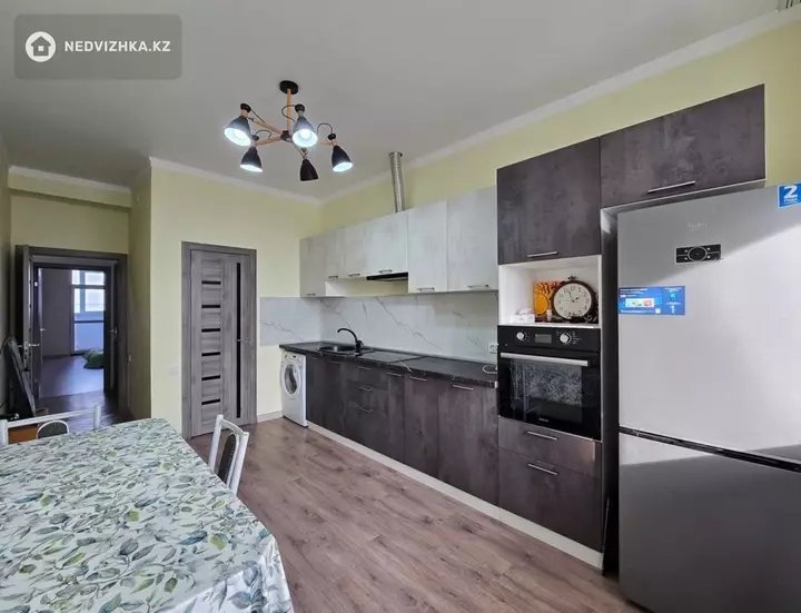2-комнатная квартира, этаж 7 из 17, 67 м², фотография 2