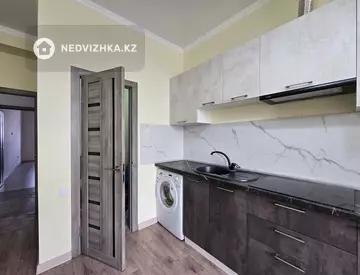 2-комнатная квартира, этаж 7 из 17, 67 м², миниатюра 4