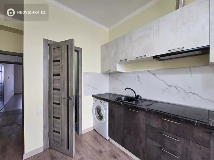 2-комнатная квартира, этаж 7 из 17, 67 м², фотография 4