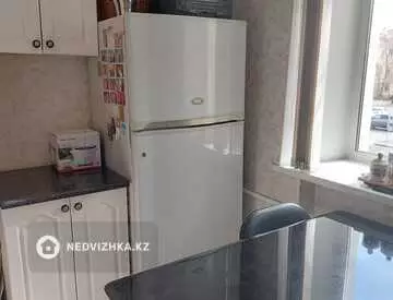 2-комнатная квартира, этаж 2 из 4, 65 м², На длительный срок
