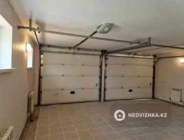 300 м², 5-комнатный дом, 18 соток, 300 м², изображение - 0