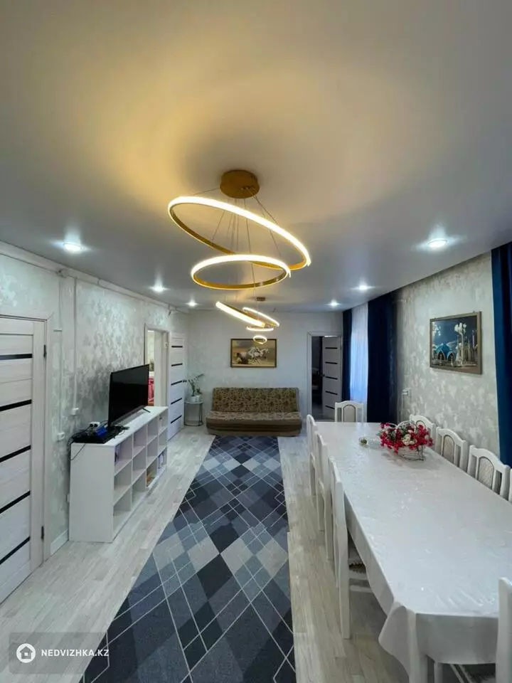 4-комнатный дом, 5 соток, 183 м²
