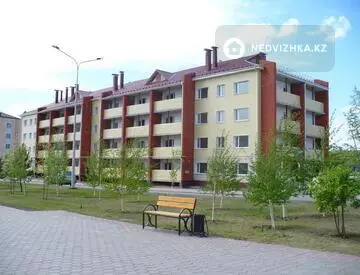 2-комнатная квартира, этаж 3 из 4, 48 м²