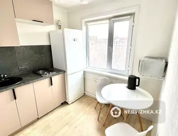 3-комнатная квартира, этаж 5 из 5, 60 м², Посуточно