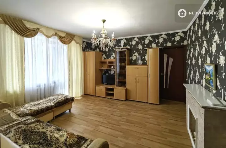 75 м², 4-комнатная квартира, этаж 10 из 10, 75 м², изображение - 1