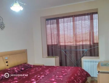 3-комнатная квартира, этаж 4 из 5, 80 м², миниатюра 2