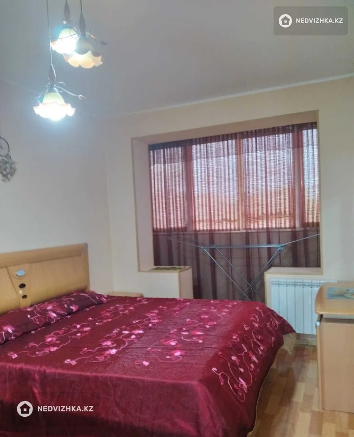 3-комнатная квартира, этаж 4 из 5, 80 м², фотография 2