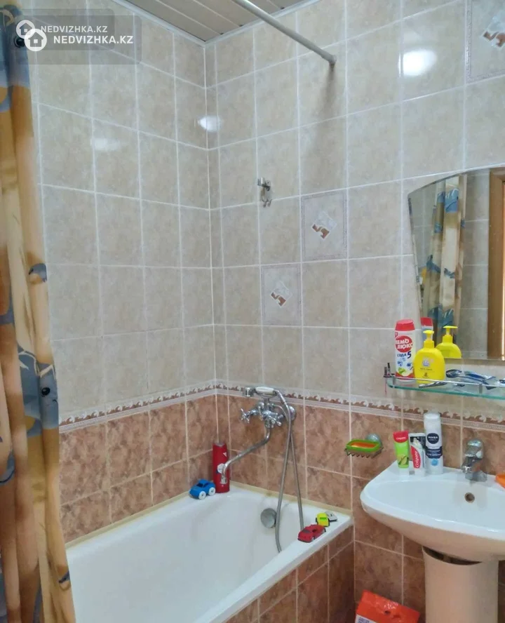 3-комнатная квартира, этаж 4 из 5, 80 м², фотография 3