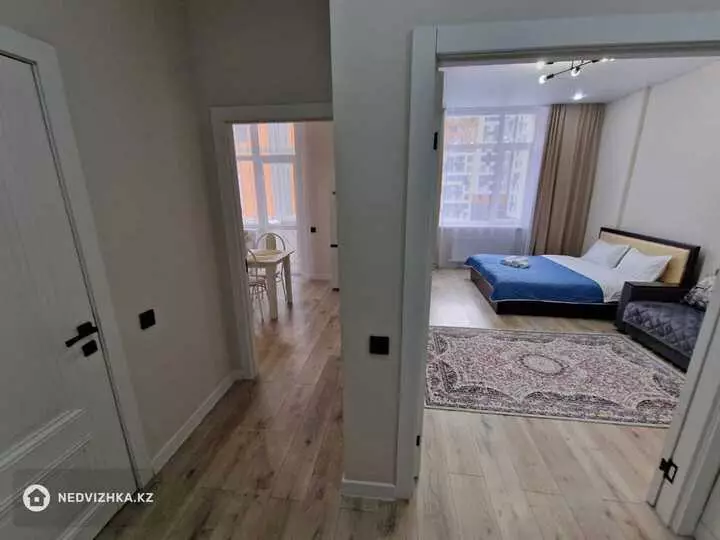 1-комнатная квартира, этаж 5 из 12, 43 м², Посуточно, фотография 4