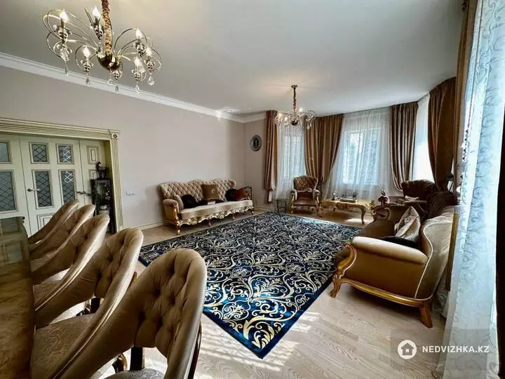 6-комнатный дом, 10 соток, 300 м², фотография 2
