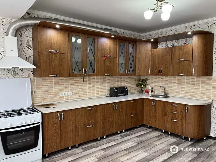 90 м², 2-комнатная квартира, этаж 5 из 5, 90 м², изображение - 1