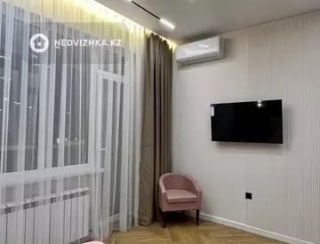 1-комнатная квартира, этаж 6 из 12, 40 м², Посуточно, миниатюра 9