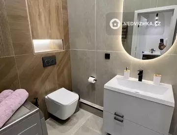 1-комнатная квартира, этаж 6 из 12, 40 м², Посуточно, миниатюра 10
