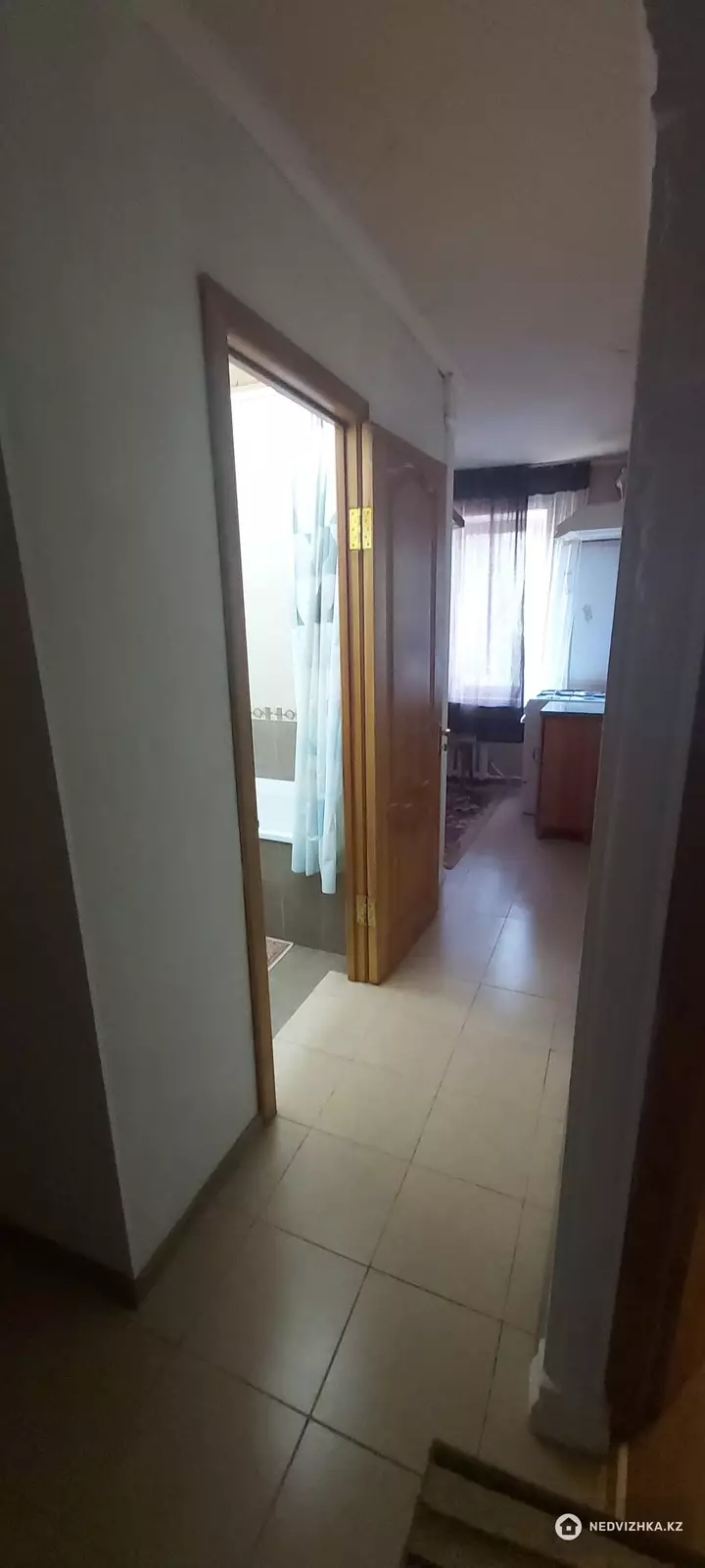 3-комнатная квартира, этаж 4 из 5, 68 м², фотография 2