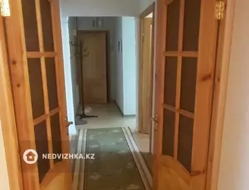 3-комнатная квартира, этаж 4 из 5, 68 м², миниатюра 3