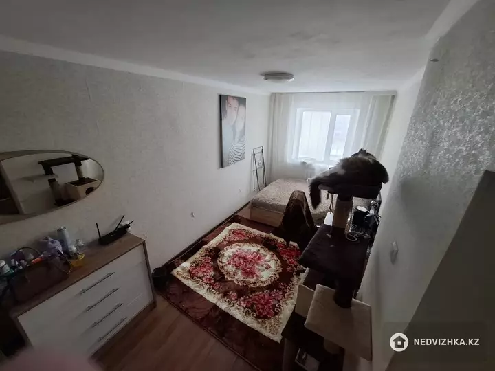 2-комнатная квартира, этаж 4 из 5, 40 м², фотография 3