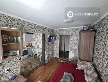 2-комнатная квартира, этаж 4 из 5, 40 м², миниатюра 2