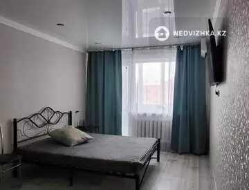 1-комнатная квартира, этаж 3 из 5, 30 м², Посуточно