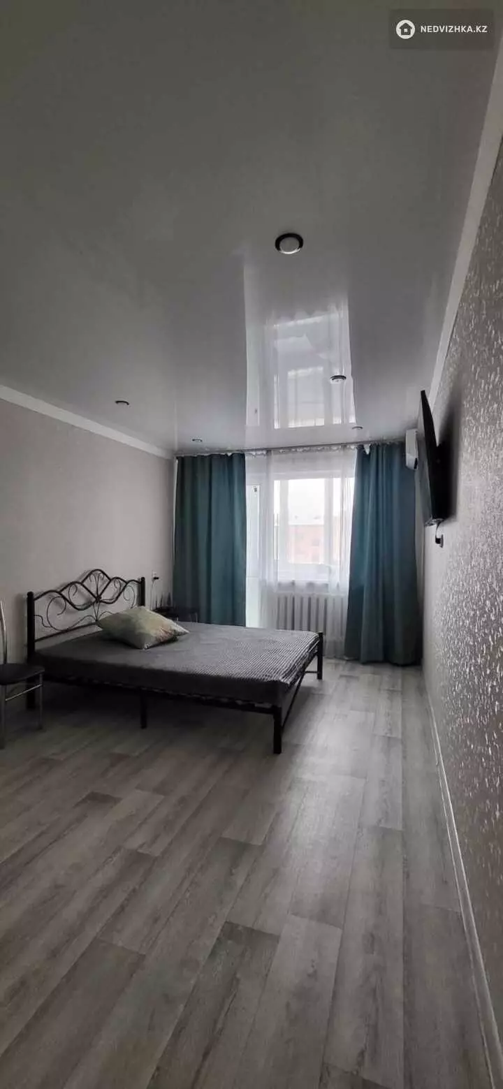 1-комнатная квартира, этаж 3 из 5, 30 м², Посуточно, фотография 3