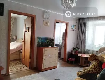 4-комнатная квартира, этаж 3 из 5, 62 м², миниатюра 1
