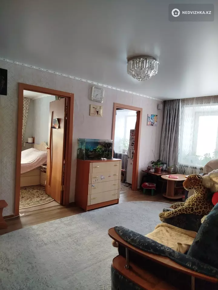 4-комнатная квартира, этаж 3 из 5, 62 м²