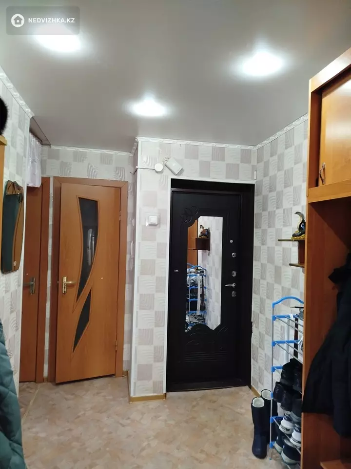 4-комнатная квартира, этаж 3 из 5, 62 м², фотография 3