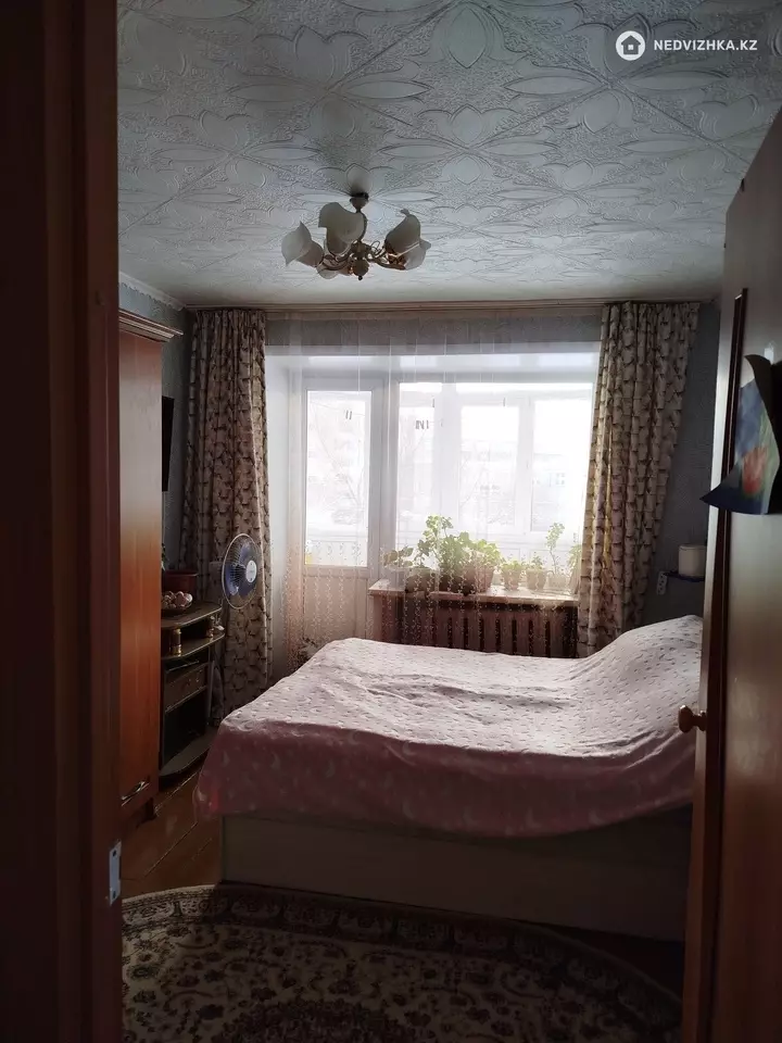 4-комнатная квартира, этаж 3 из 5, 62 м², фотография 2