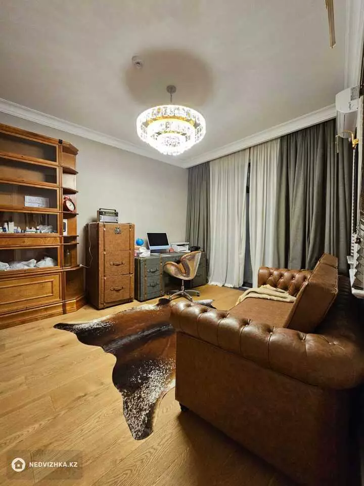 7-комнатный дом, 1 соток, 425 м², фотография 5