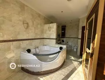 3-комнатная квартира, этаж 4 из 5, 135 м²