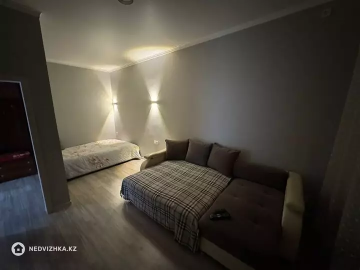 1-комнатная квартира, этаж 9 из 12, 33 м², По часам, фотография 5