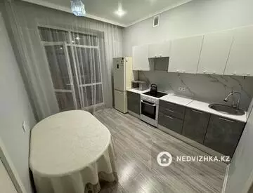 1-комнатная квартира, этаж 9 из 12, 33 м², По часам, миниатюра 6