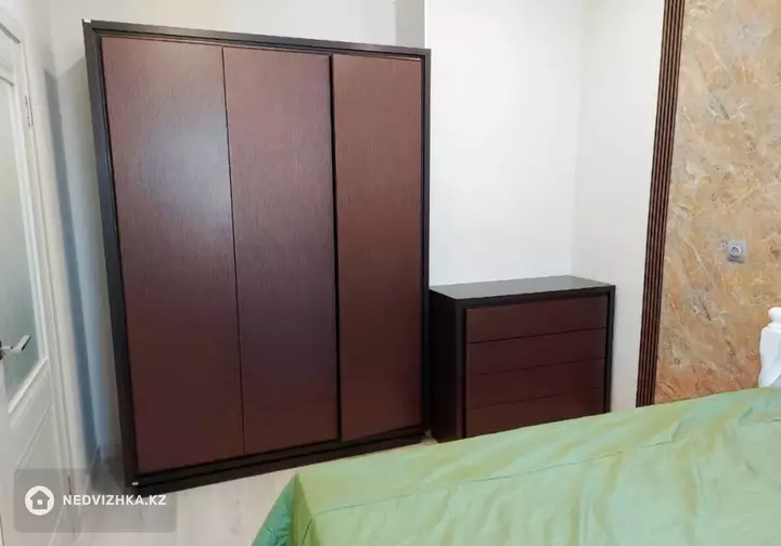 1-комнатная квартира, этаж 5 из 12, 40 м², По часам, фотография 2